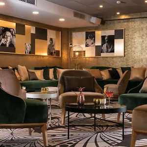 4* Hotel Niepce Hôtel, Curio Collection By Hilton