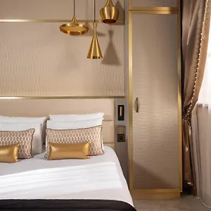 4* Hotel Niepce Hôtel, Curio Collection By Hilton